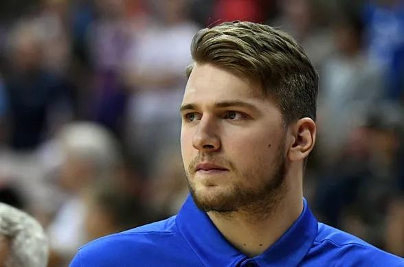 国足抵达沙特备战世界杯预选赛.