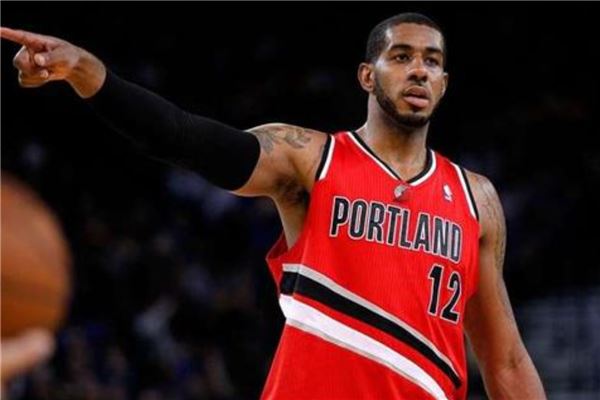 安东尼加盟贝蒂斯10场4球4助，本赛季效力曼联14场仅打进1点球.