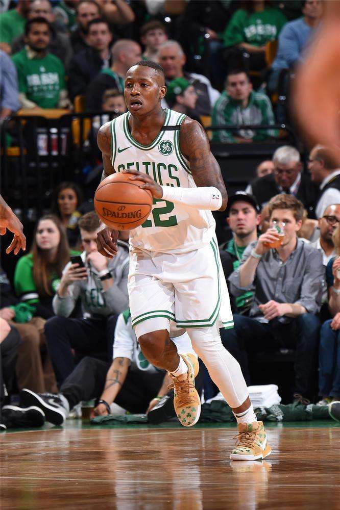 违反规定 违反规定